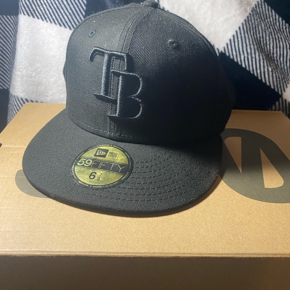Men's Tampa Bay Rays New Era Black Primary Logo Basic 59FIFTY Fitted Hat! - Picture 1 of 2